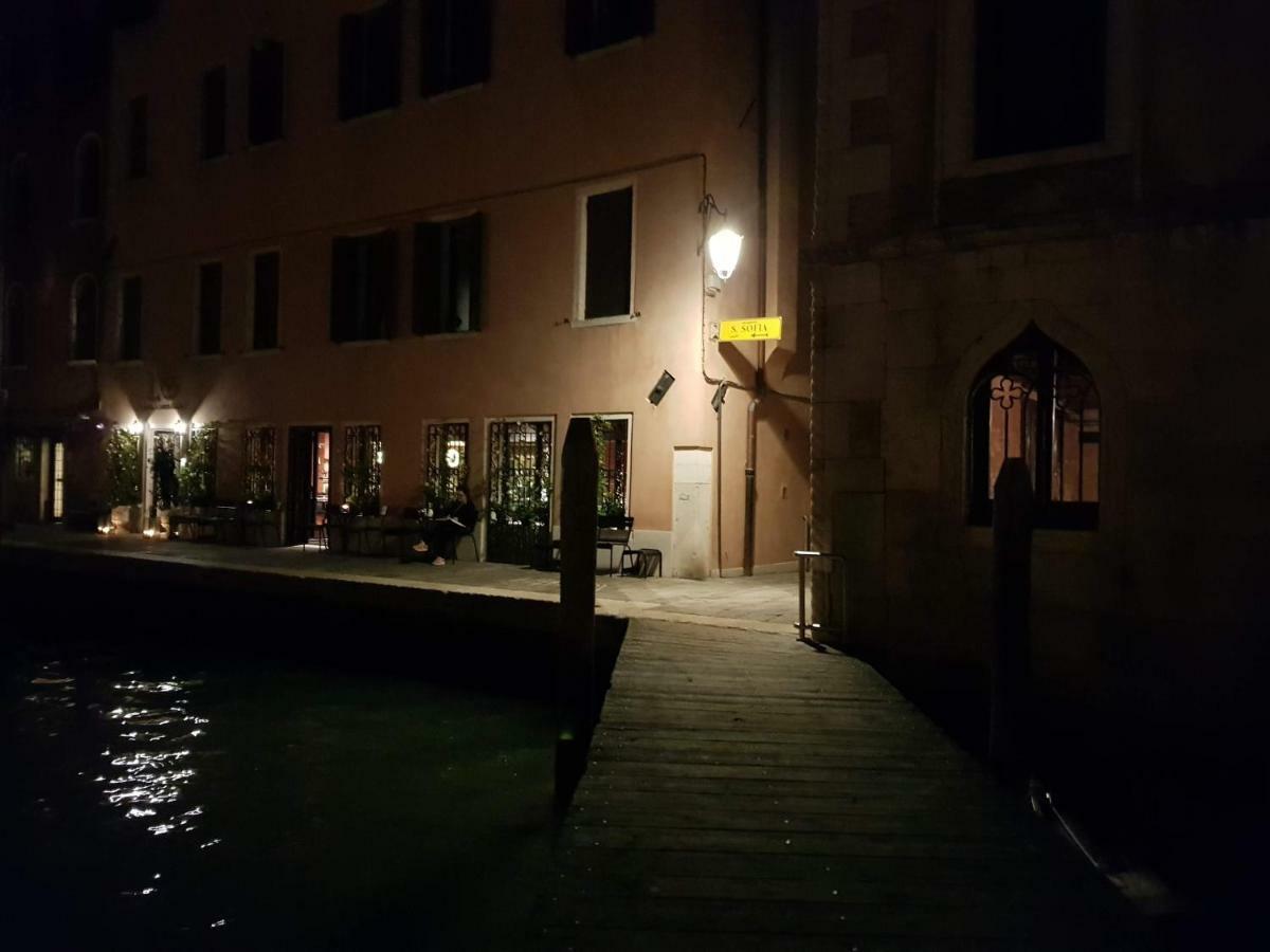 Palazzo Morosini Brandolin Dimora Romantica Венеция Экстерьер фото